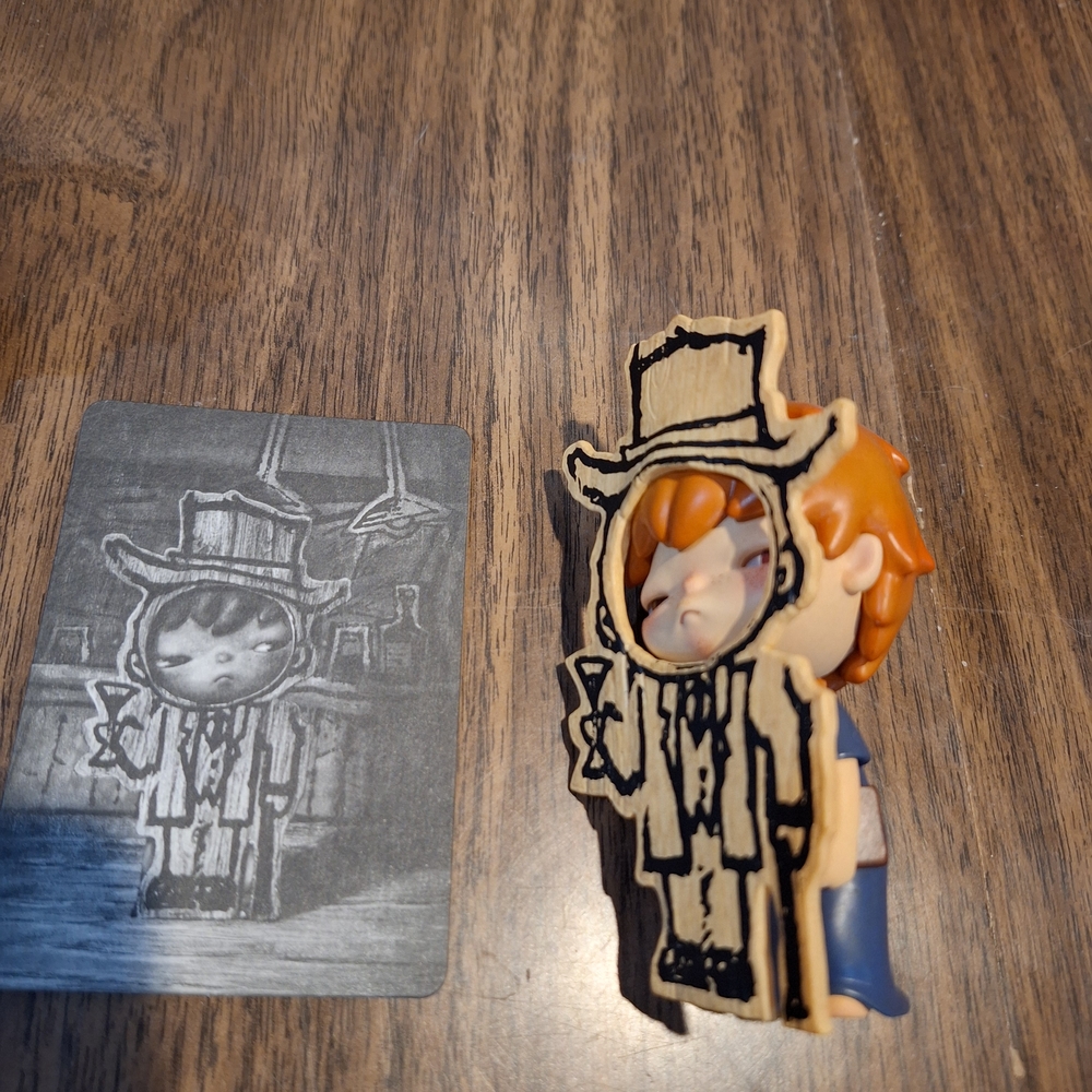 Hirono Figurine Poet